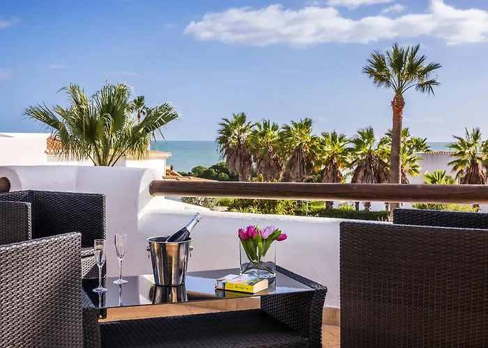 Coral By Ocvillas * אלבופיירה