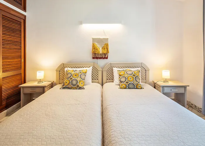 Coral By Ocvillas אלבופיירה